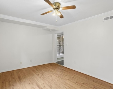 570 Woodward Avenue Se - Photo Thumbnail 6