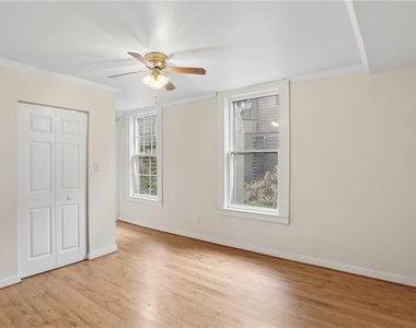 570 Woodward Avenue Se - Photo Thumbnail 4