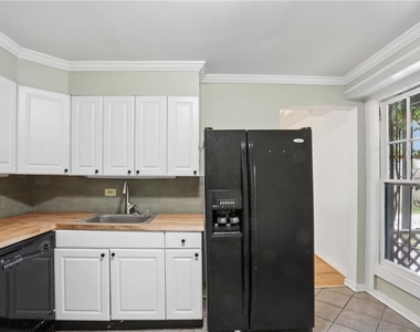 570 Woodward Avenue Se - Photo Thumbnail 3