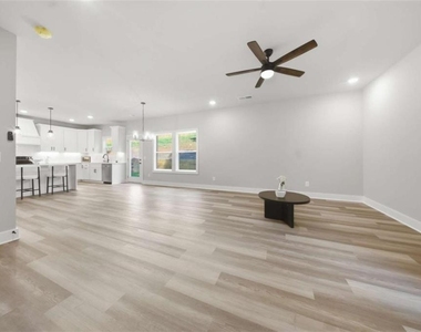 3035 Hamilton Road - Photo Thumbnail 2