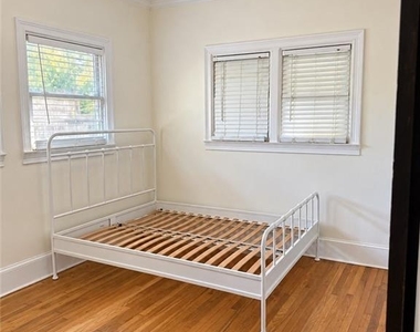 359 Mathewson Place Sw - Photo Thumbnail 7