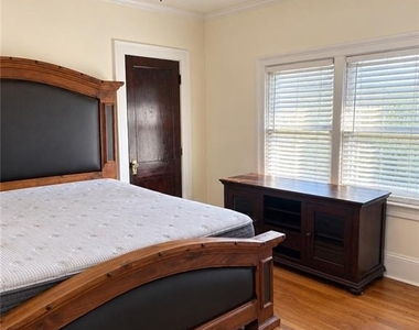 359 Mathewson Place Sw - Photo Thumbnail 5