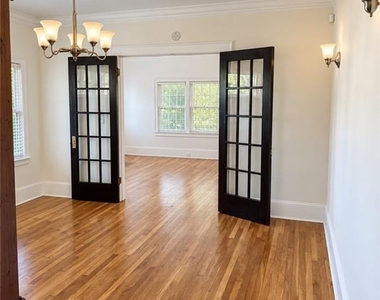 359 Mathewson Place Sw - Photo Thumbnail 3