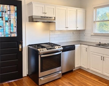 359 Mathewson Place Sw - Photo Thumbnail 4