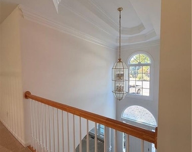 220 Forest Court - Photo Thumbnail 13