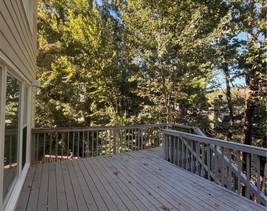 220 Forest Court - Photo Thumbnail 19