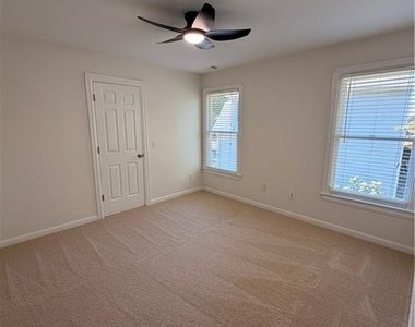 220 Forest Court - Photo Thumbnail 8