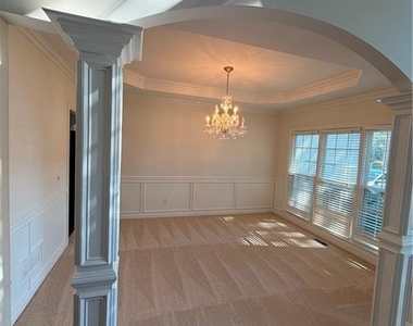220 Forest Court - Photo Thumbnail 34