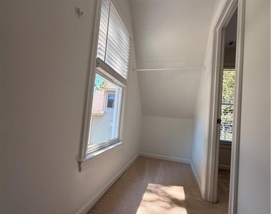 220 Forest Court - Photo Thumbnail 29