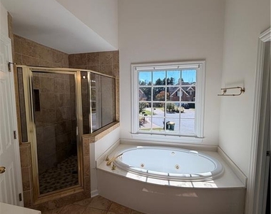 220 Forest Court - Photo Thumbnail 41