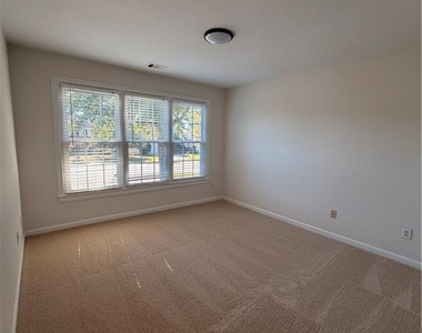 220 Forest Court - Photo Thumbnail 25