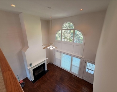 220 Forest Court - Photo Thumbnail 14