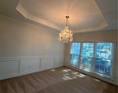 220 Forest Court - Photo Thumbnail 17