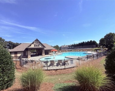 5085 Breezewood Circle - Photo Thumbnail 32