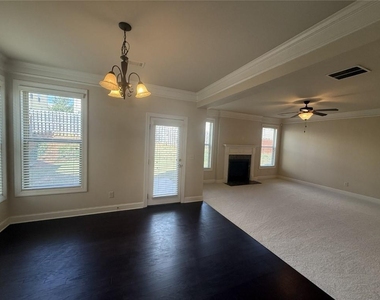 5085 Breezewood Circle - Photo Thumbnail 4