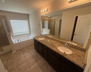 5085 Breezewood Circle - Photo Thumbnail 14