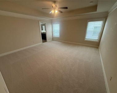 5085 Breezewood Circle - Photo Thumbnail 13