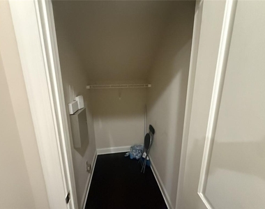 5085 Breezewood Circle - Photo Thumbnail 25