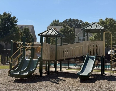 5085 Breezewood Circle - Photo Thumbnail 35