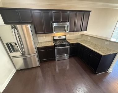 5085 Breezewood Circle - Photo Thumbnail 2