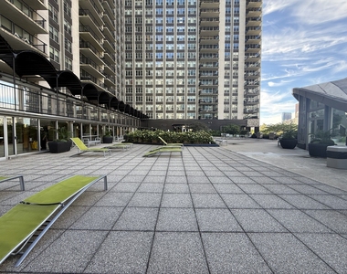 400 E Randolph Street - Photo Thumbnail 43