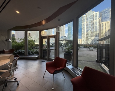 400 E Randolph Street - Photo Thumbnail 25