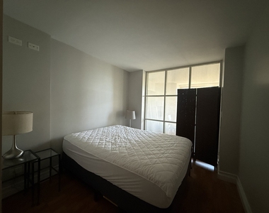 400 E Randolph Street - Photo Thumbnail 8