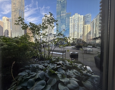 400 E Randolph Street - Photo Thumbnail 26