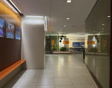 400 E Randolph Street - Photo Thumbnail 19