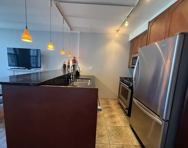 400 E Randolph Street - Photo Thumbnail 16