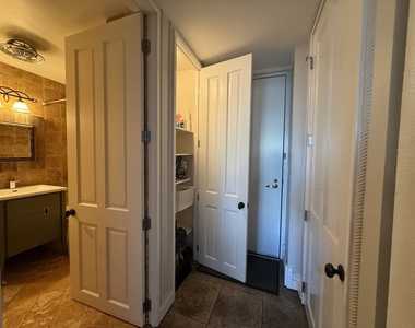 400 E Randolph Street - Photo Thumbnail 5