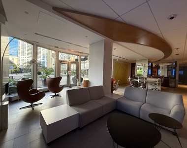 400 E Randolph Street - Photo Thumbnail 24