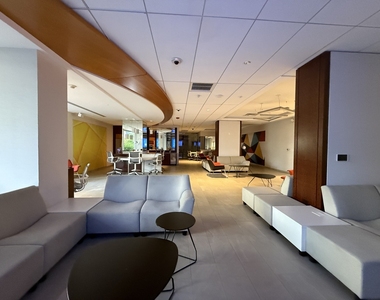400 E Randolph Street - Photo Thumbnail 23