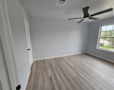 17707 Forest Haven Trail - Photo Thumbnail 36