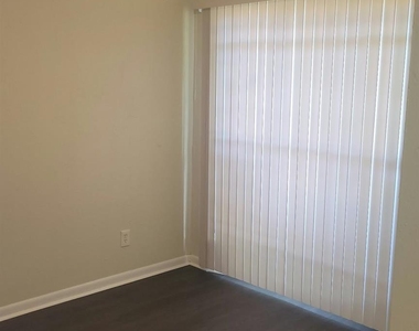 12728 Bexley Drive - Photo Thumbnail 9