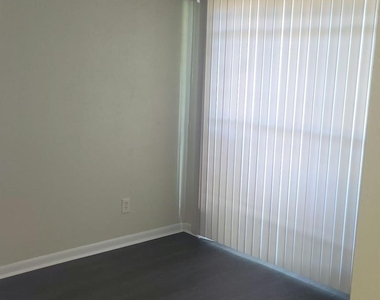 12728 Bexley Drive - Photo Thumbnail 11