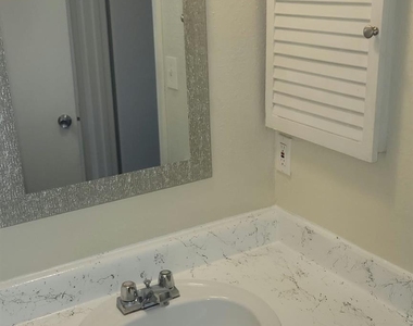 12728 Bexley Drive - Photo Thumbnail 20