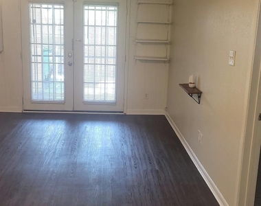 12728 Bexley Drive - Photo Thumbnail 4