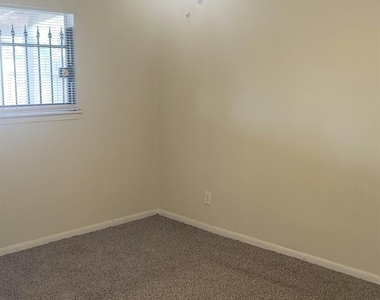 12728 Bexley Drive - Photo Thumbnail 21
