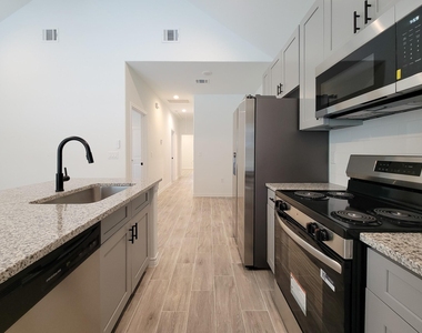 11851 Nelwood Street - Photo Thumbnail 13