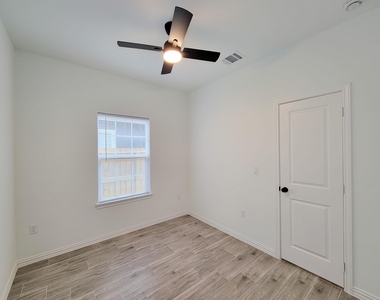 11851 Nelwood Street - Photo Thumbnail 24