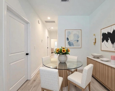 11851 Nelwood Street - Photo Thumbnail 5