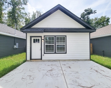 11851 Nelwood Street - Photo Thumbnail 42