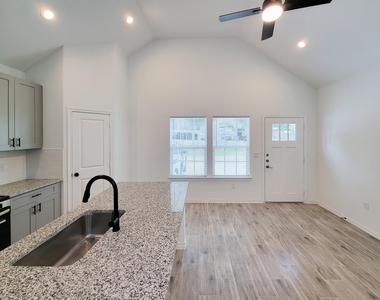 11851 Nelwood Street - Photo Thumbnail 2