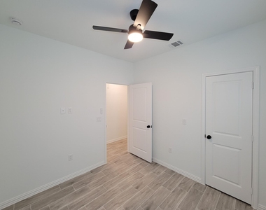 11851 Nelwood Street - Photo Thumbnail 30