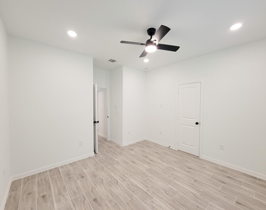 11851 Nelwood Street - Photo Thumbnail 35