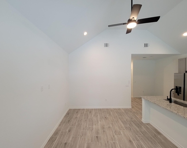 11851 Nelwood Street - Photo Thumbnail 9