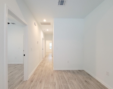 11851 Nelwood Street - Photo Thumbnail 20