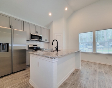 11851 Nelwood Street - Photo Thumbnail 18
