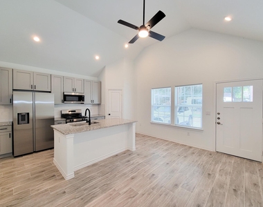 11851 Nelwood Street - Photo Thumbnail 7